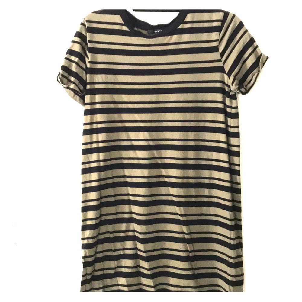 Green and black t-shirt dress